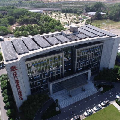 Projet solaire photovoltaïque sur les toits - Onzième bureau du CRCC